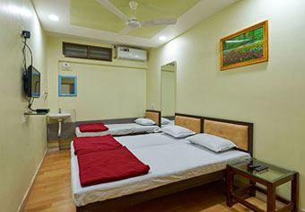 Wadikar bhakta Niwas , Kolhapur