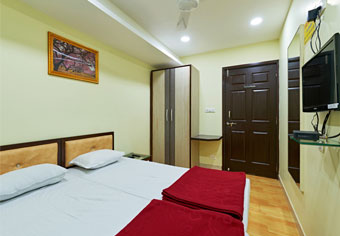 Wadikar bhakta Niwas , Kolhapur