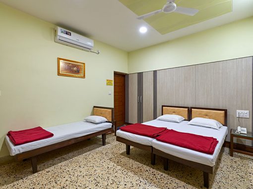 Spl. Deluxe AC Triple Bed - Image 3
